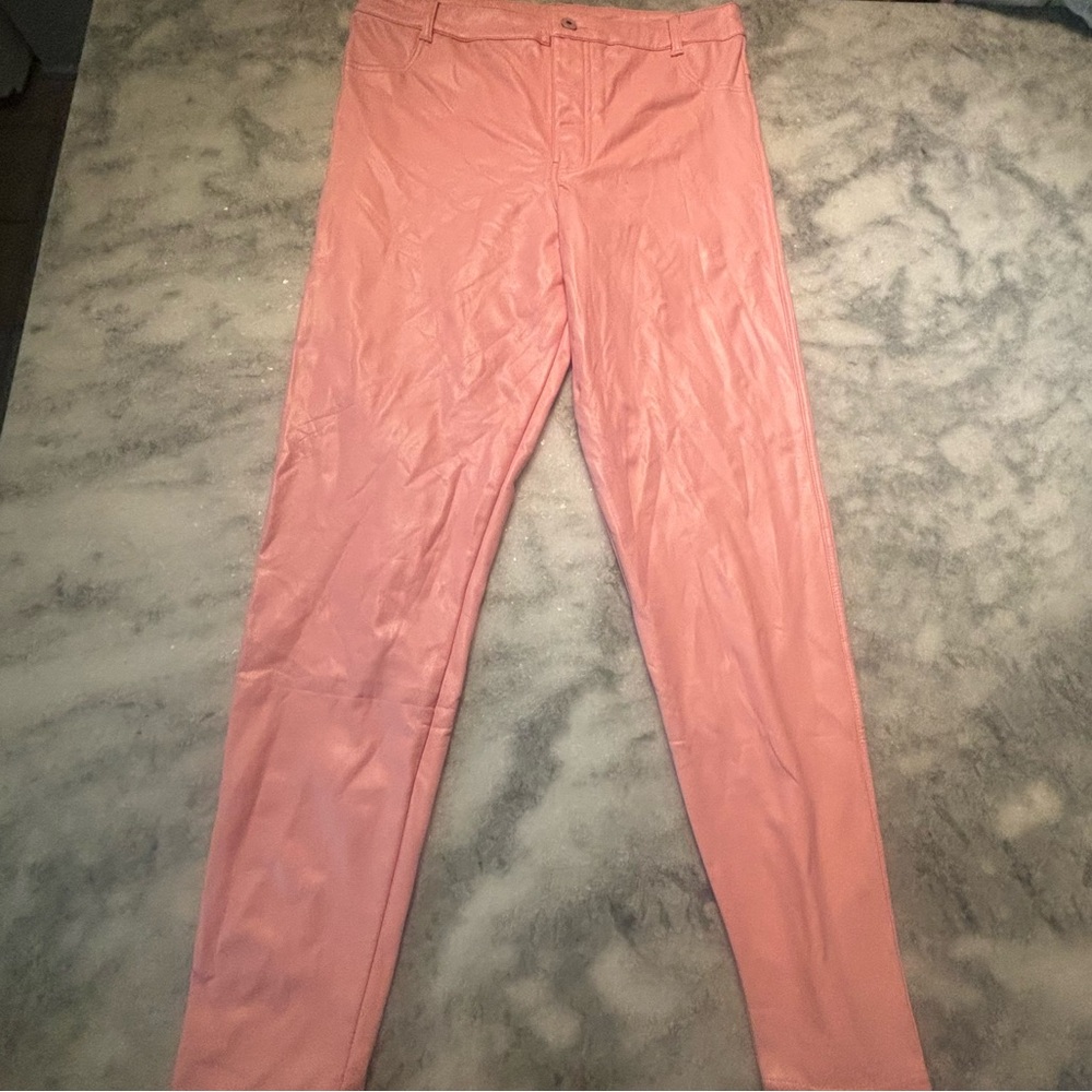 pink biker pants 😎